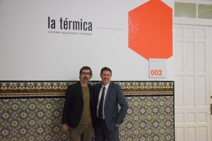 Manuel Azuaga y Miguel Illescas, en la entrada del Centro Cultural “La Térmica” de Málaga.