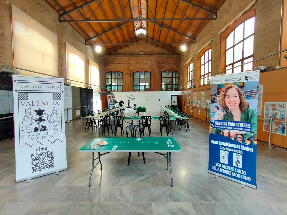 Sala del Complejo Cultural-Deportivo Petxina que recrea la exposición itinerante