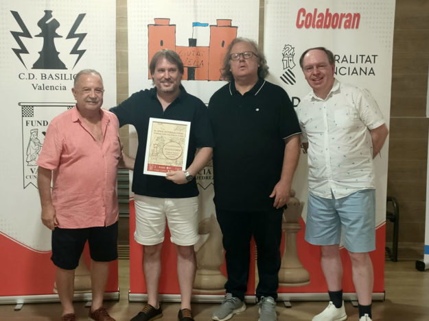 Sebastián Pérez (i), Carlos Martínez (vencedor), José A. Garzón y Edward Lee